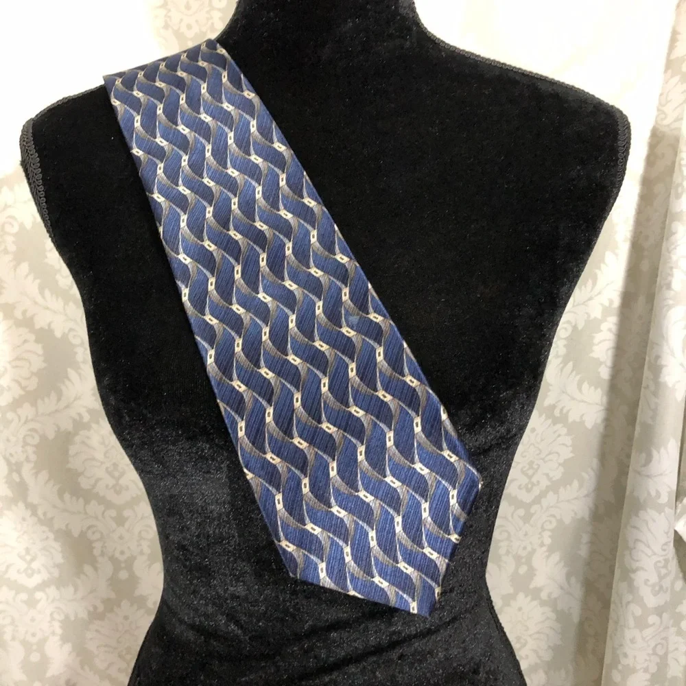 Vintage Geoffrey Beene Silk Tie